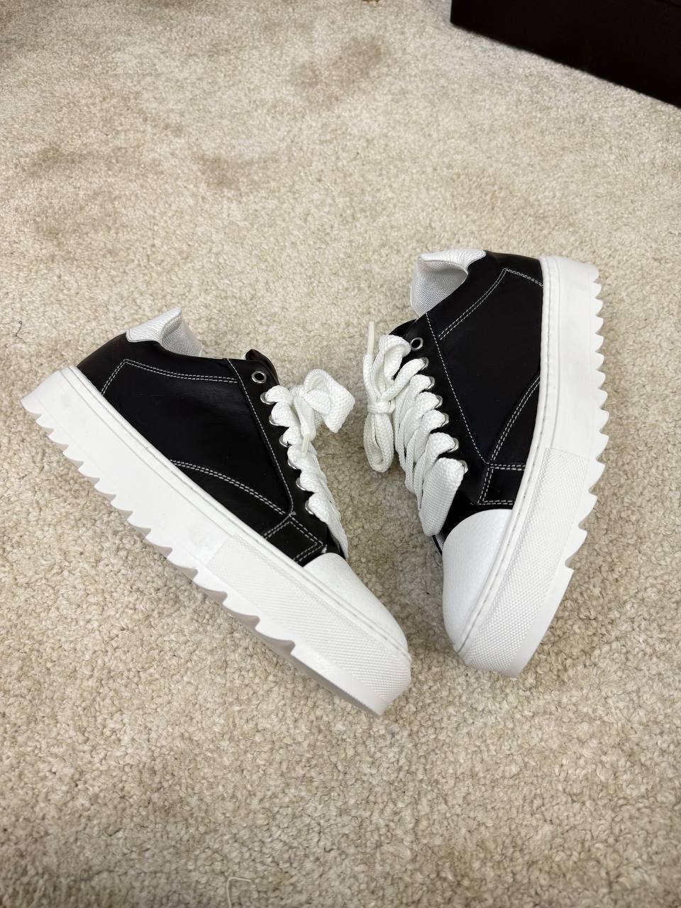SNEAKERS FIFTH NERE E BIANCHE