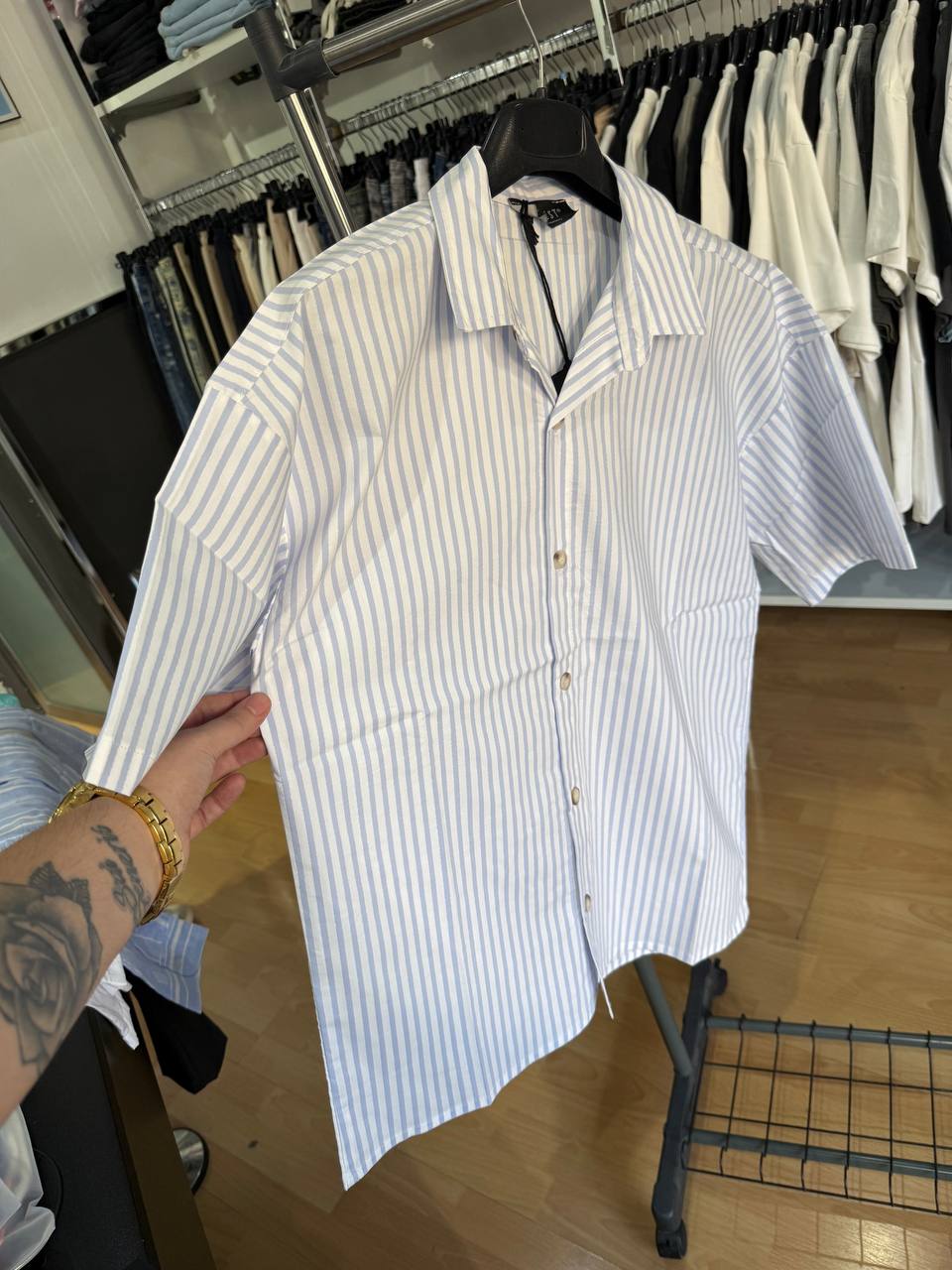 CAMICIA RIGHE BIANCA E CELESTE EFFETTO LUMINOSO