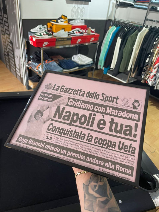 NAPOLI E' TUA COPPA UEFA