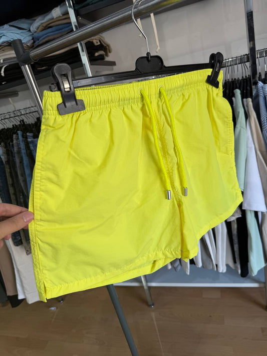 COSTUME YELLOW